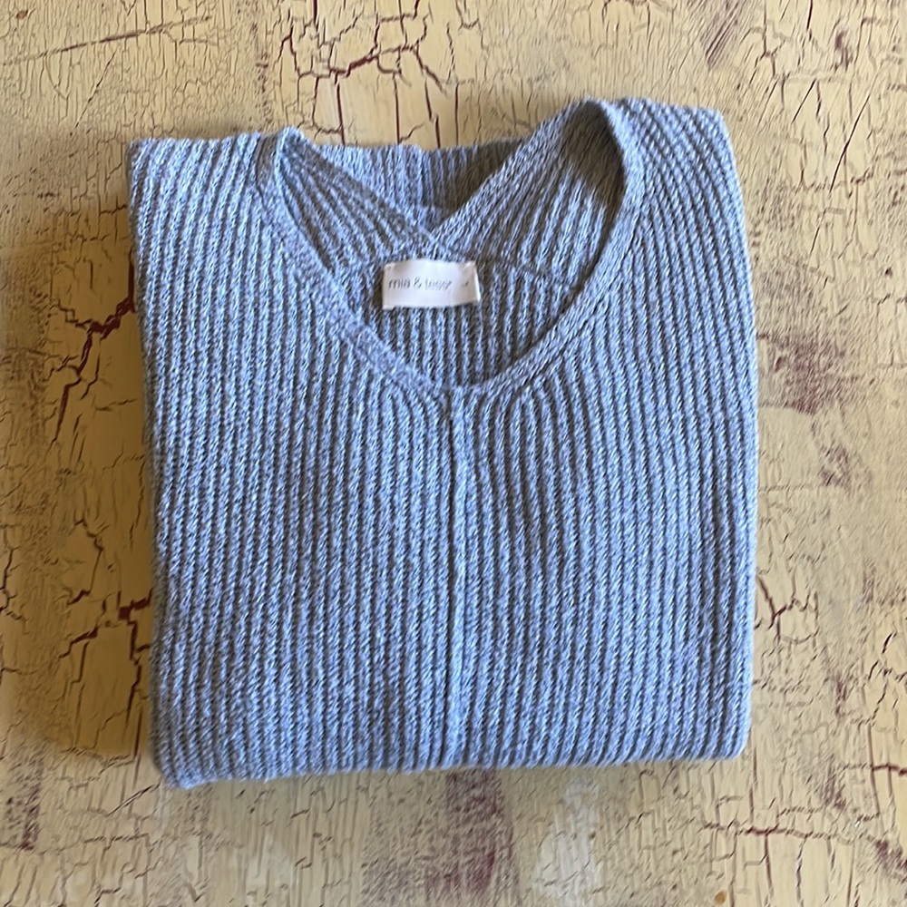 Size Large cozy boxy sweater - Picture 5 of 7